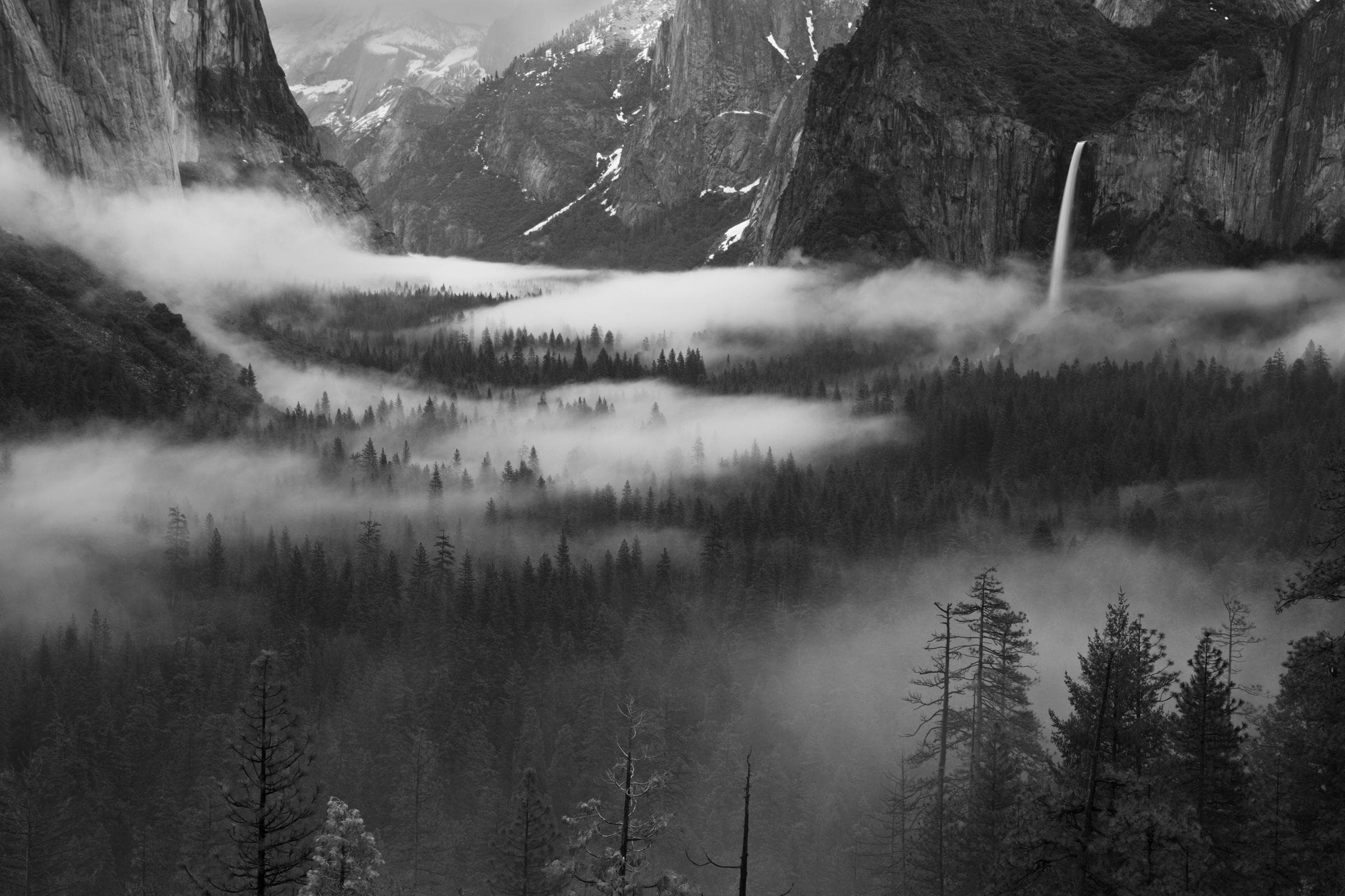 Fototapete PAPERMOON Yosemite Nebel Vlies 4x2,6m