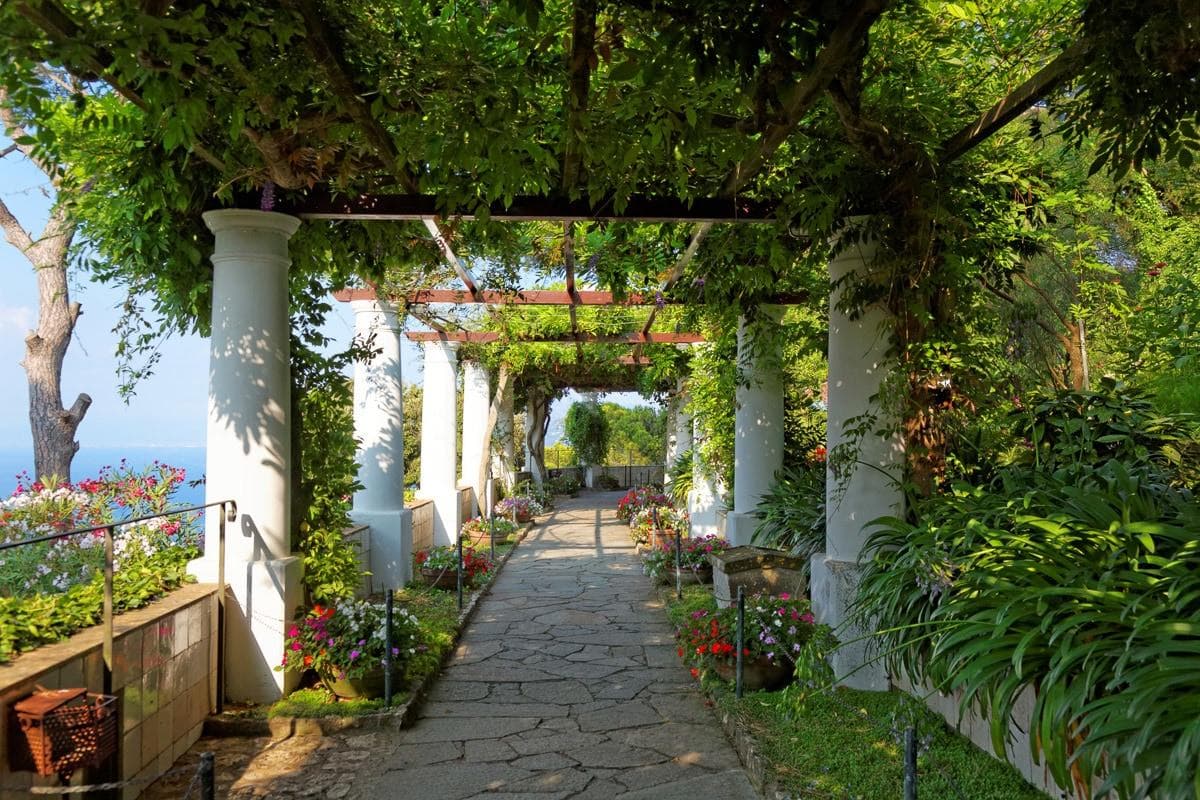 Fototapete PAPERMOON Pergola Villa St Michele Vlies