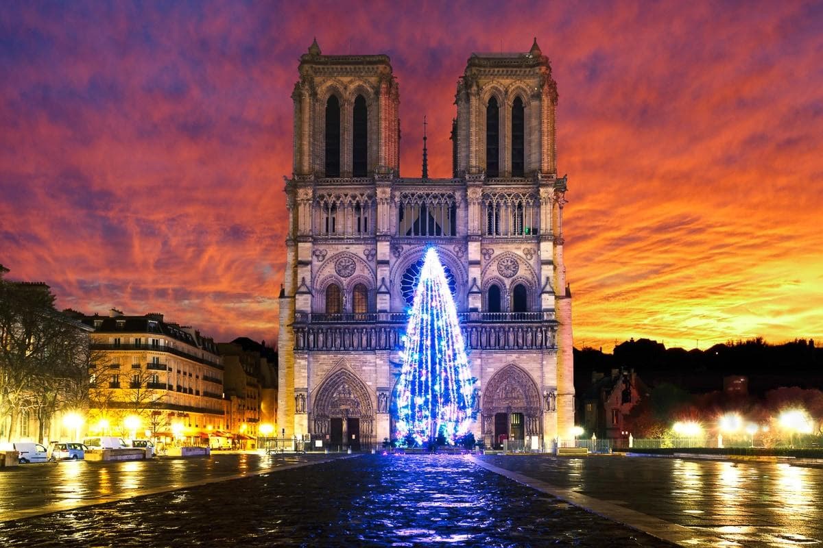 Fototapete PAPERMOON Notre Dame Sonnenaufgang Vlies 4x2,6m