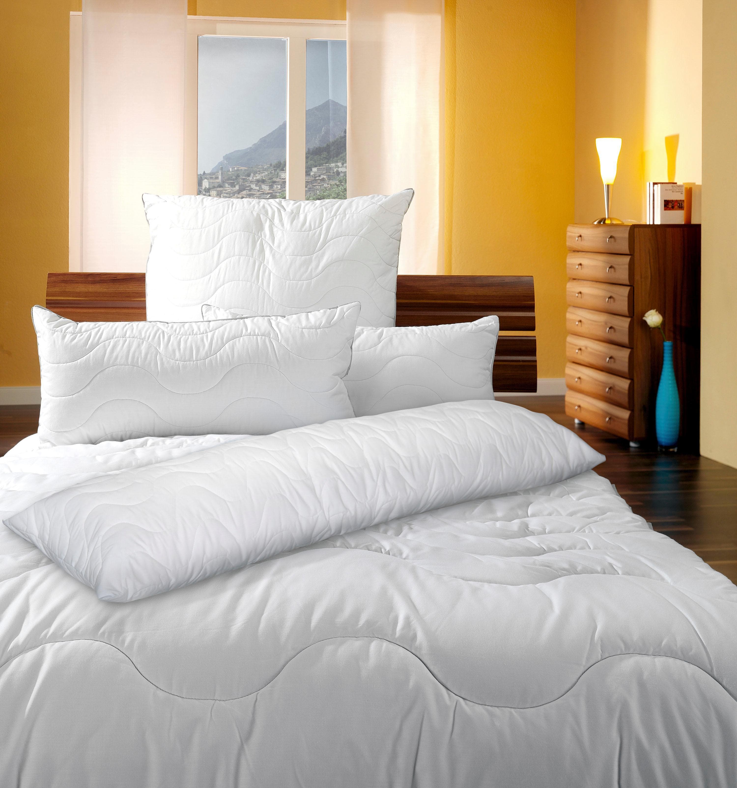 KBT Bettwaren Microfaserbettdecke Body Soft Steppdecke: Samtweicher Bezug & Innofill® Füllung
