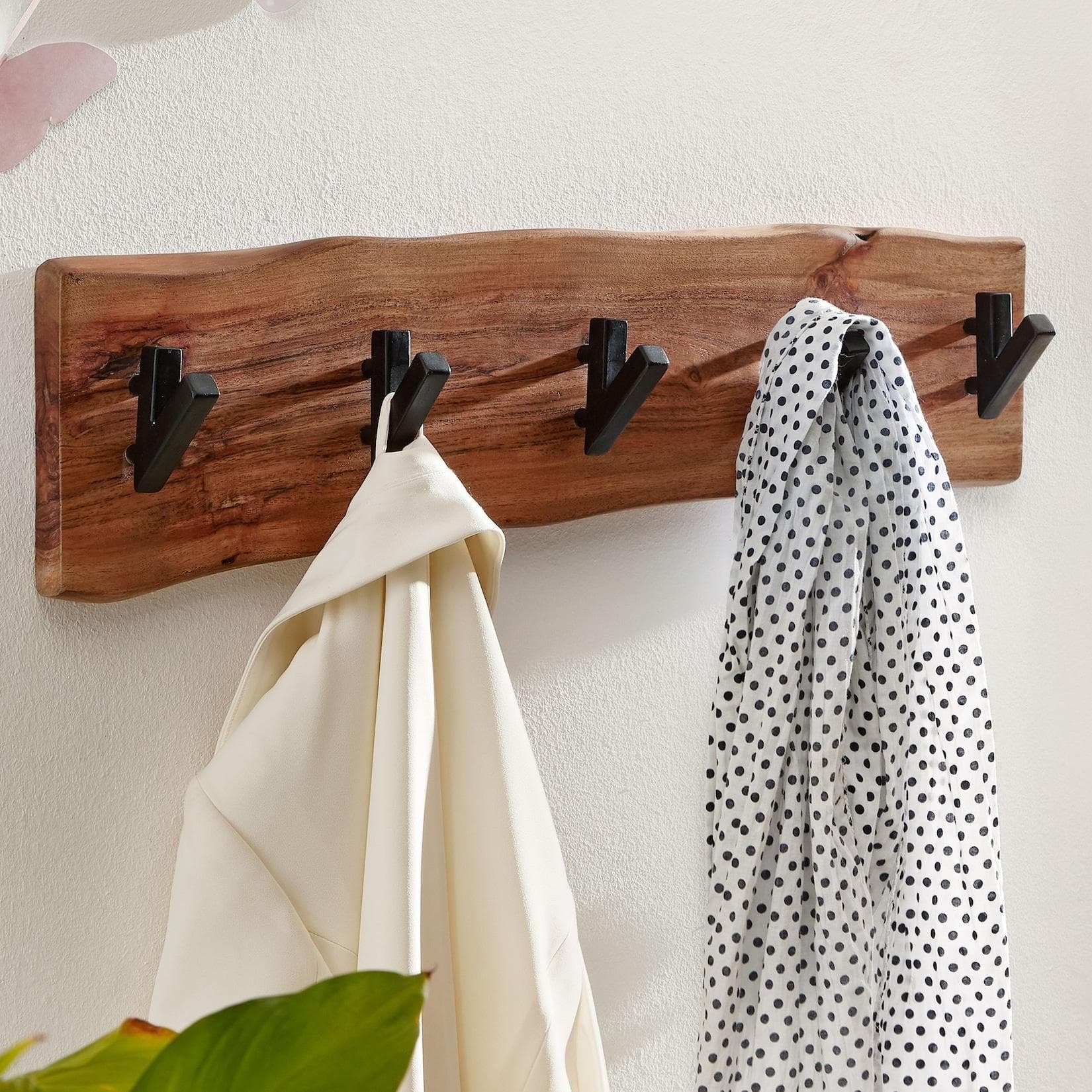 KADIMA DESIGN Wandgarderobe Akazien-Massivholz Metall Naturkante