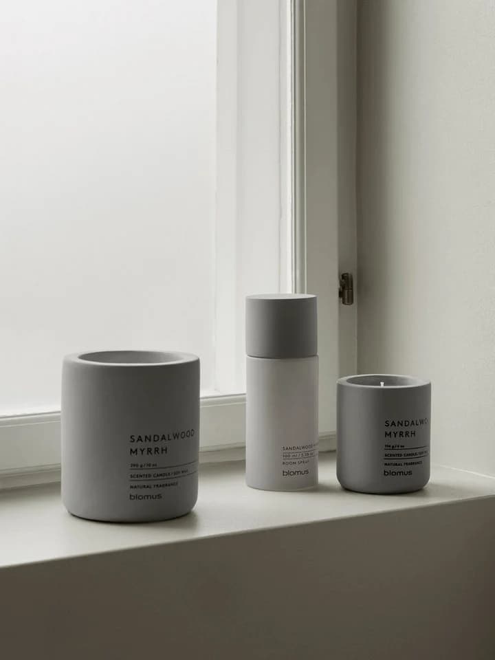 blomus Duftkerze FRAGA Beton-Optik Sojawachs - Bild 5