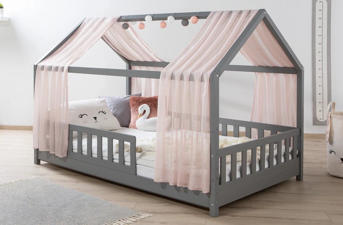 TiCAA Hausbett Kim mit Tüll Montessori Kiefer Massivholz Grau - Bild 2