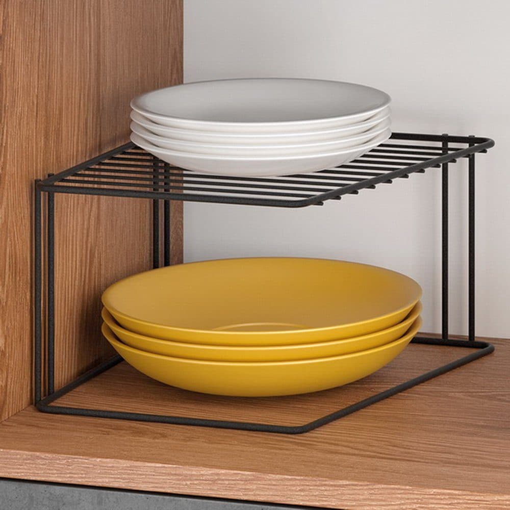 Platzsparender Eckschrankeinsatz aus Lava-Material