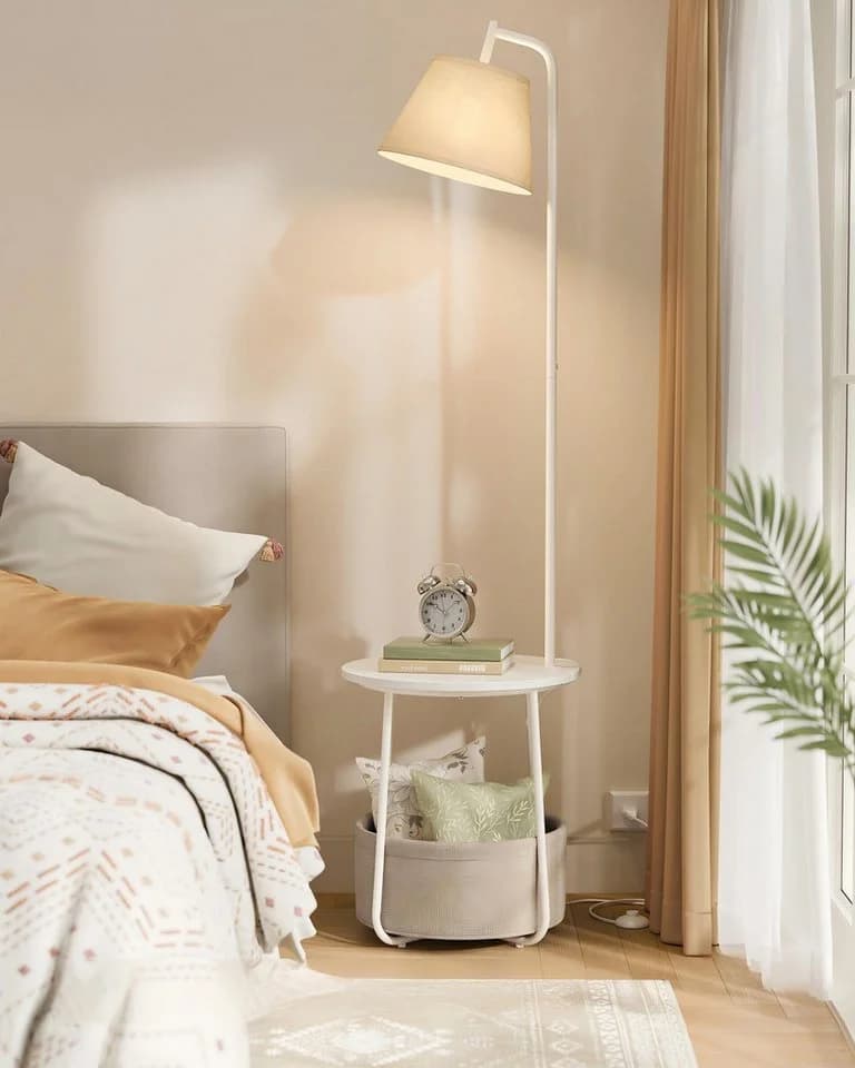 VASAGLE Stehlampe Beistelltisch mit Lampe, 3-in-1, LED wechselbar, für Wohnzimmer, Nachttisch, Licht und Lampenschirm einstellbar
