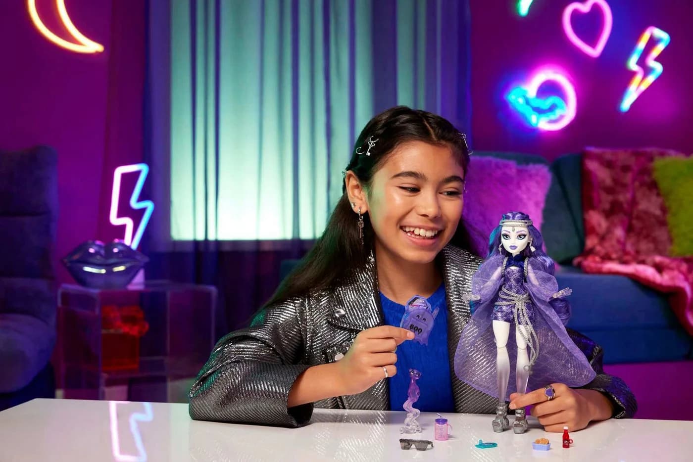 MonsterHigh™ Anziehpuppe Spectra Vondergeist mit Frettchen