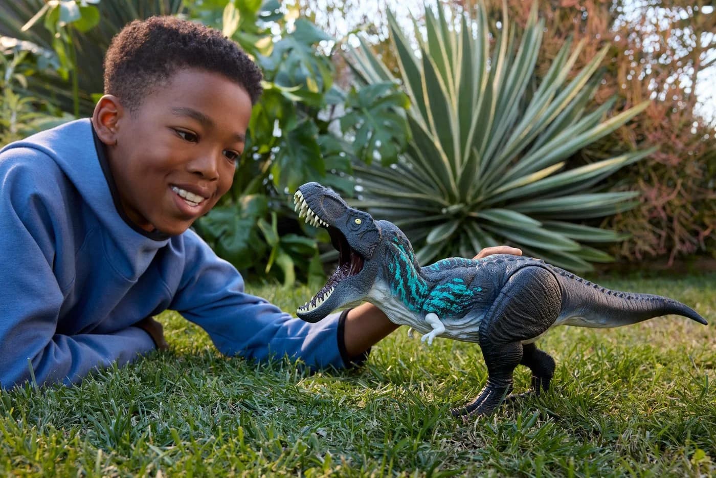 Mattel Jurassic World T-Rex Actionfigur mit Muskelwachstum und Gebrüll