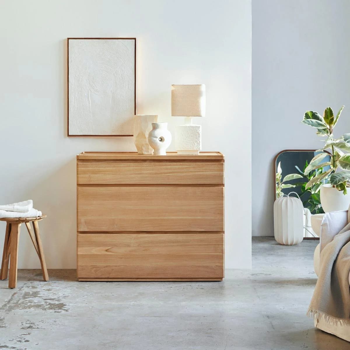 Tikamoon Kommode Nino aus massivem Teakholz Braun