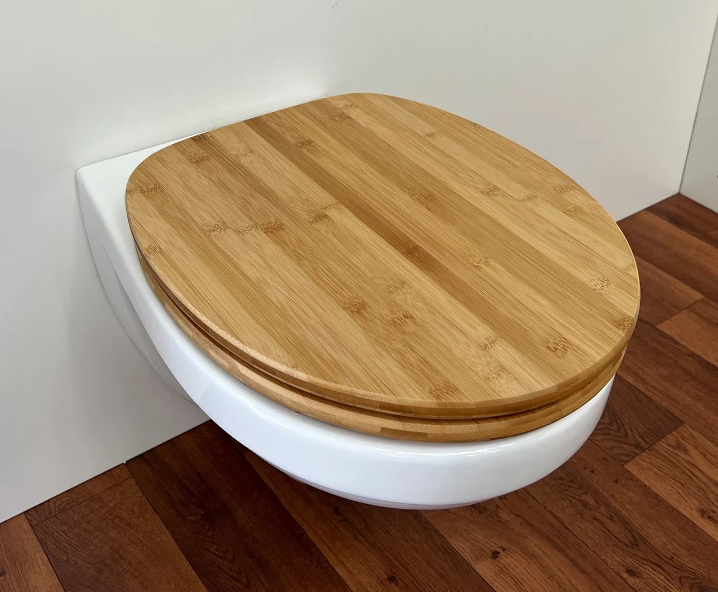 ADOB WC-Sitz Bambus Dunkelbraun D-Form Hochglanz
