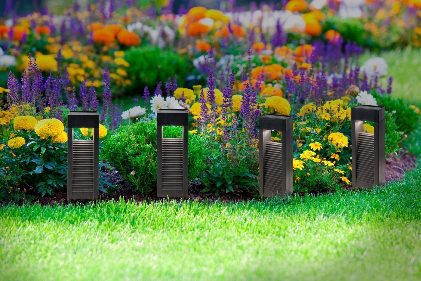 näve LED Solarleuchte Pulheim 4er Set Warmweiß Schwarz