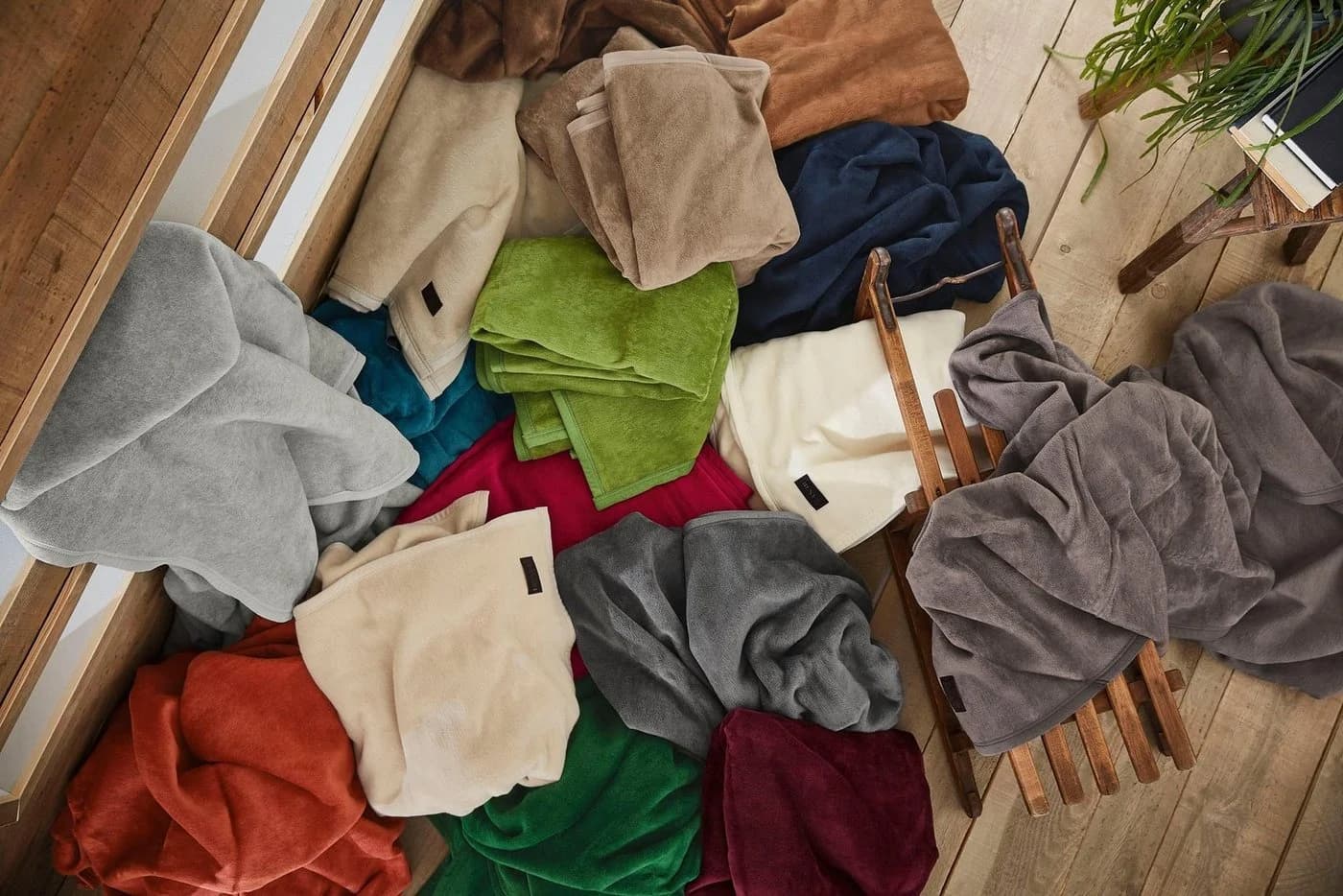 IBENA Wohndecke Berlin Grau Kuscheldecke mit Samtrand