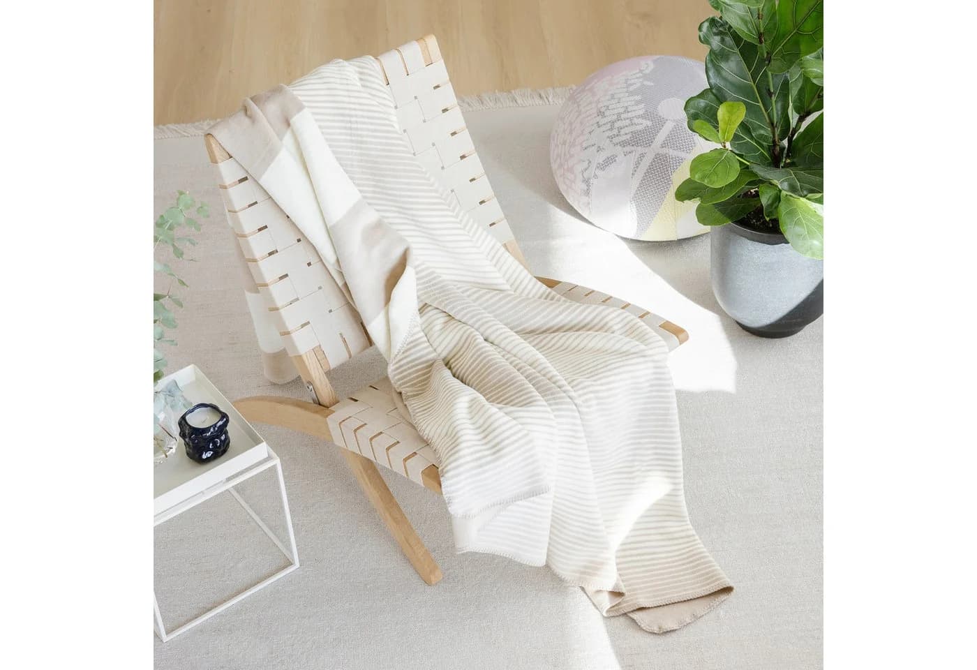 IBENA Wohndecke Glasgow Beige Jacquard mit Streifen
