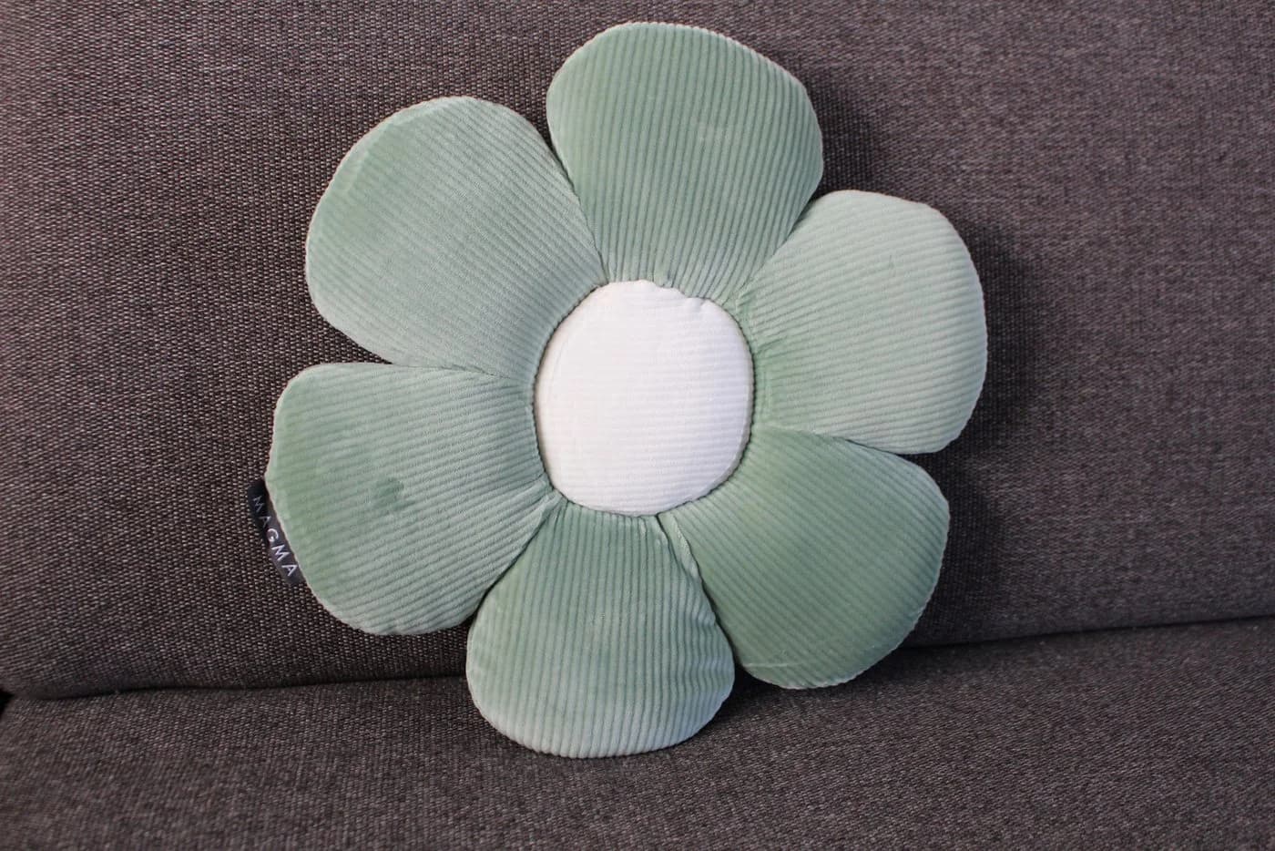 Magma Heimtex Blumen-Formkissen Minnie Cordsamt
