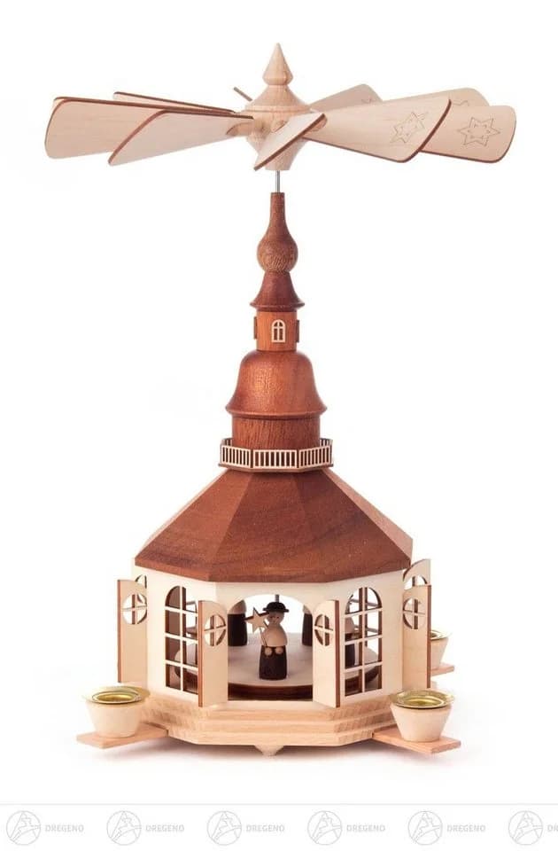 Dregeno Erzgebirge Weihnachtspyramide mit Seiffener Kirche und Kurrende