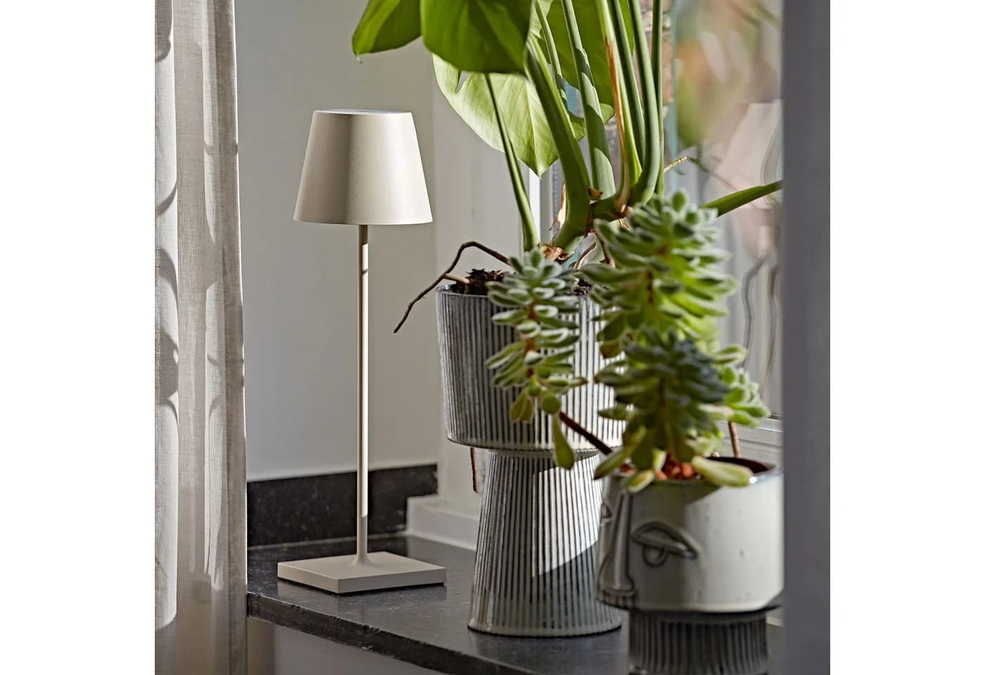 SIGOR LED Tischleuchte Nuindie Dimmbar Akku Beige IP54
