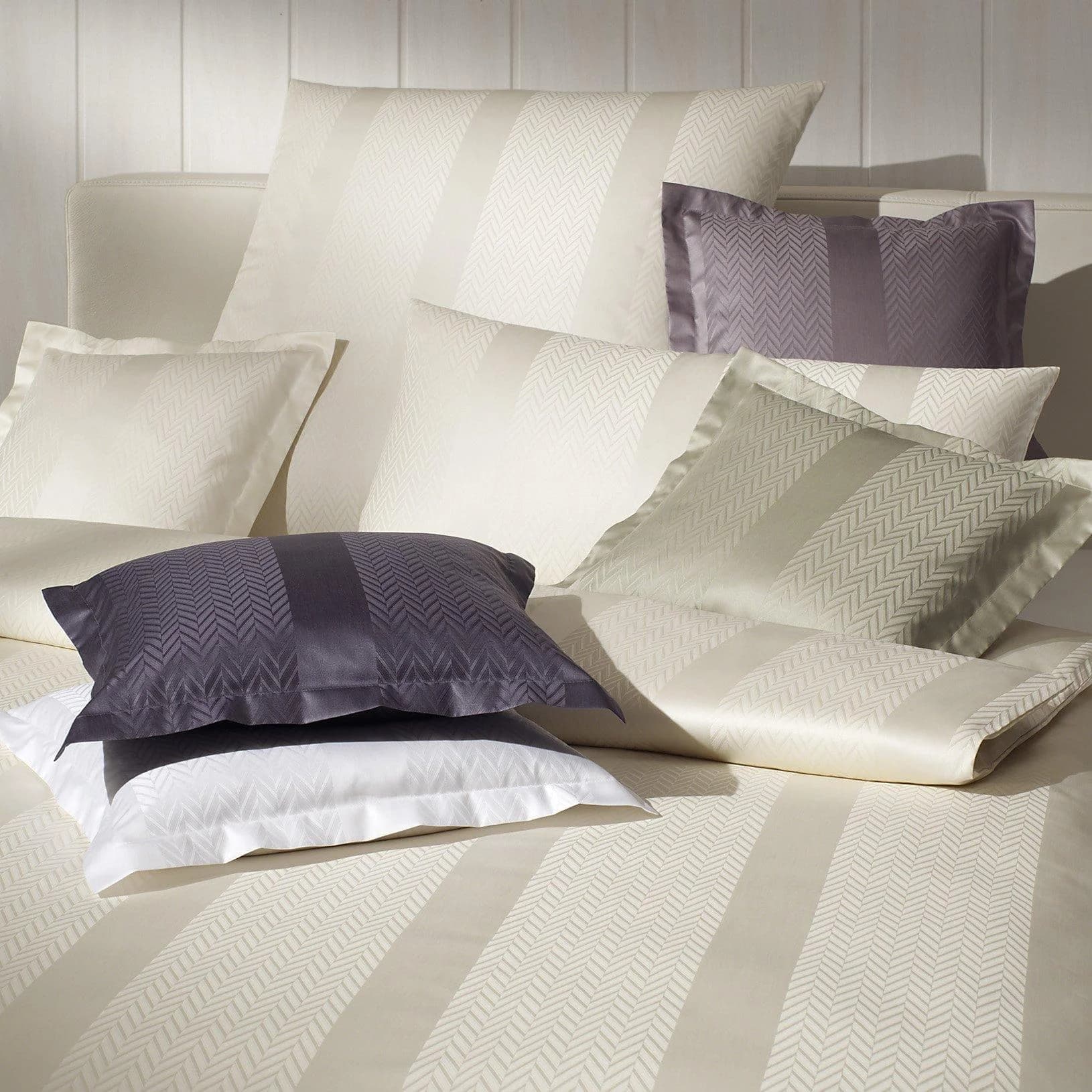 Elegante Bettwäsche Metropolis Creme Mako-Satin Gestreift