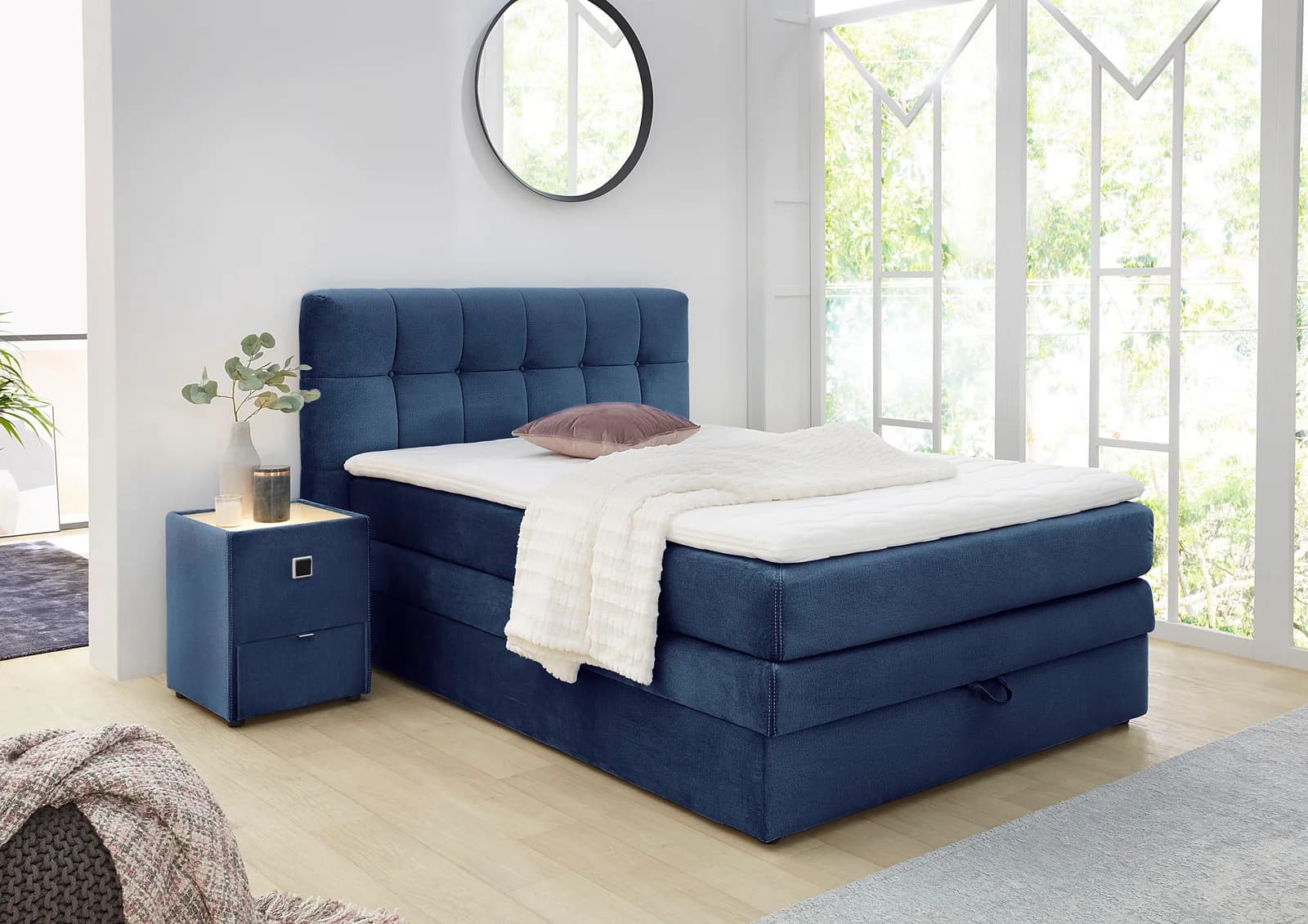 Jockenhöfer Boxspringbett Amy mit Bettkasten blau Samt