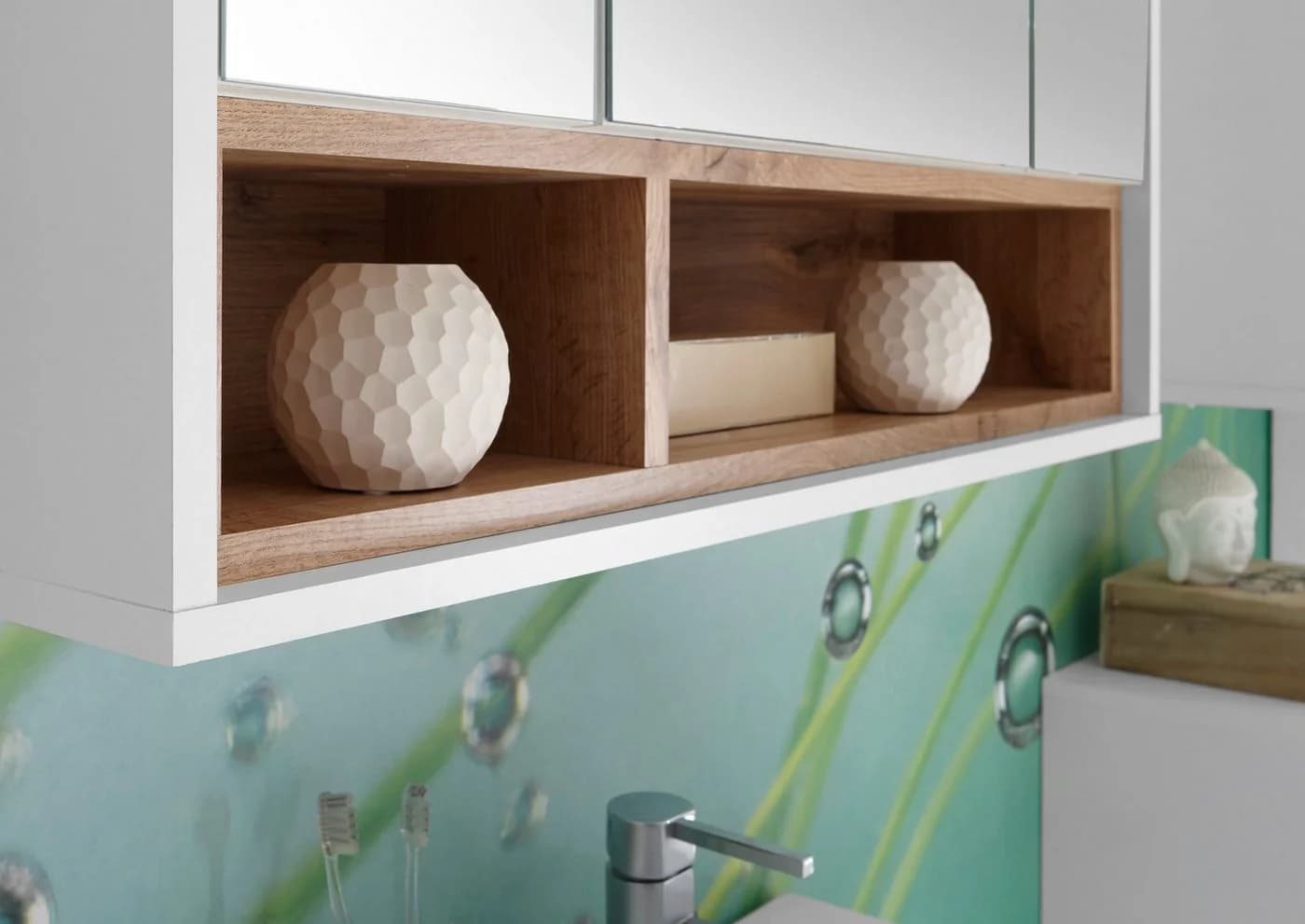 BASIC by Balculina Spiegelschrank Mila Weiß mit LED und Steckdose
