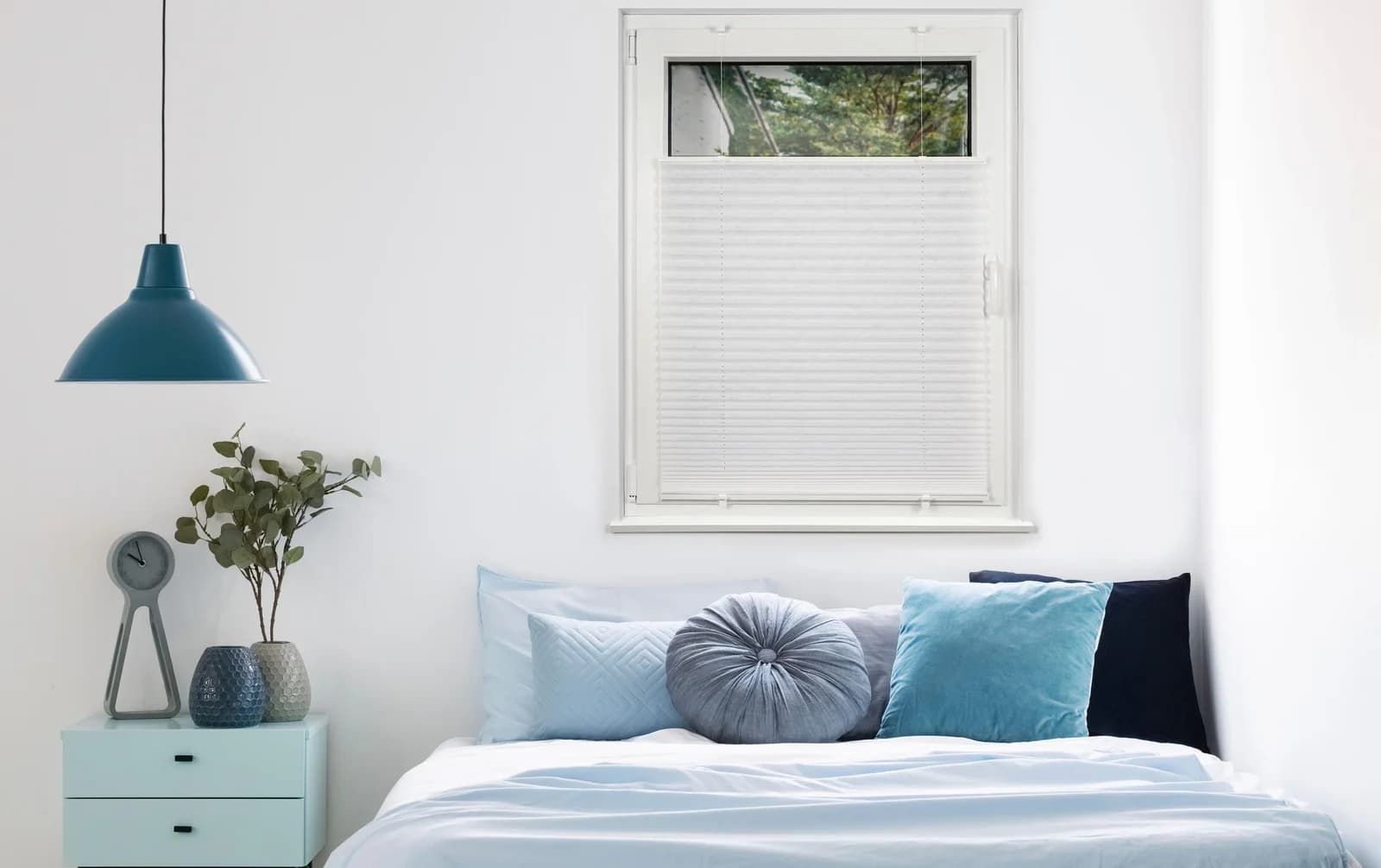Weißes Polyester Plissee, 90x130 cm, lichtdurchlässig, blickdicht, einstellbar