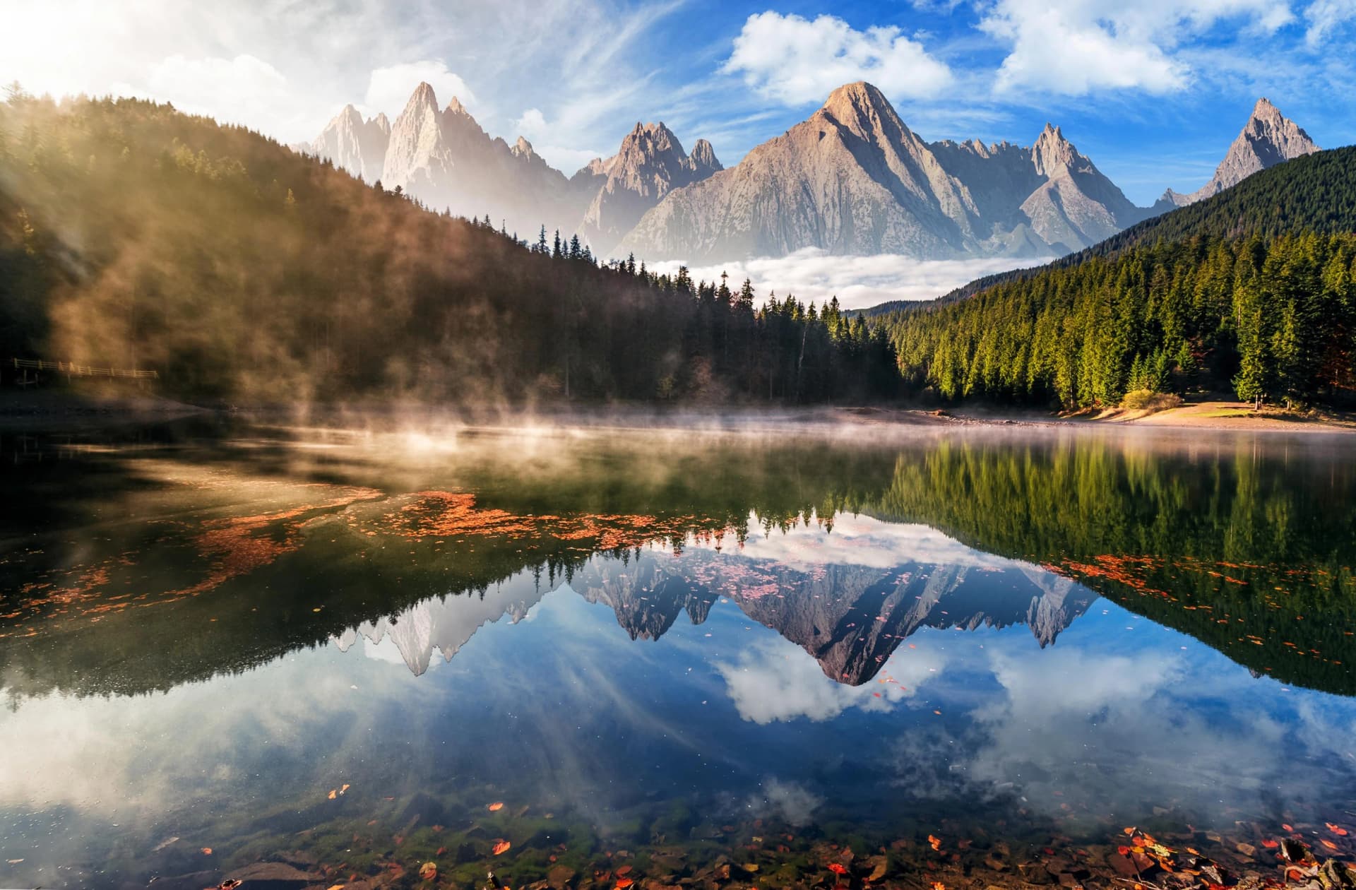 Fototapete PAPERMOON Mountain Lake Autumn Fog Vliestapete