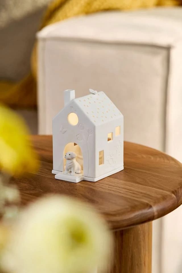 Räder Design Lichthaus Hund Unglasiertes Porzellan