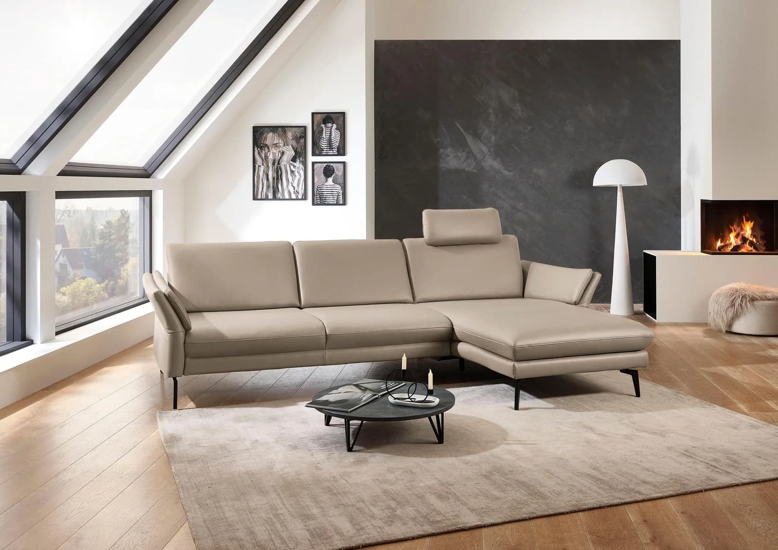 Ecksofa DIE PLANBAR PN-EM23050 L-Form Beige Glattleder Verstellbar