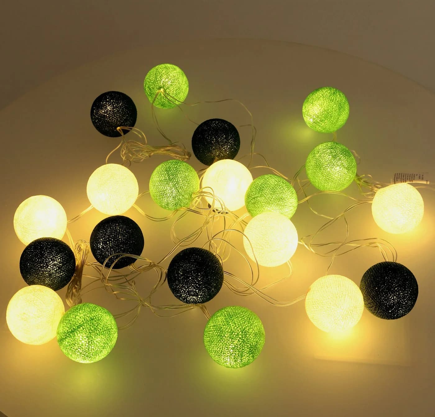 Guru-Shop LED-Lichterkette Stoffbälle Grün/Weiß 20er