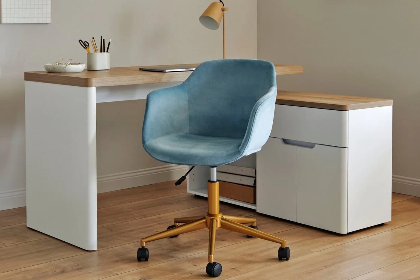 JAHNKE SHELL WORX Schreibtischstuhl Hellblau Gold Samt