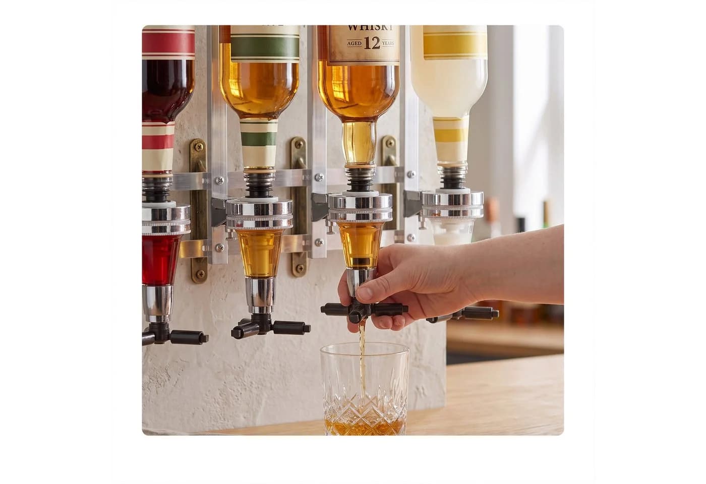 relaxdays Bar-Butler Wandhalterung Silber für 6 Flaschen mit Dosierer