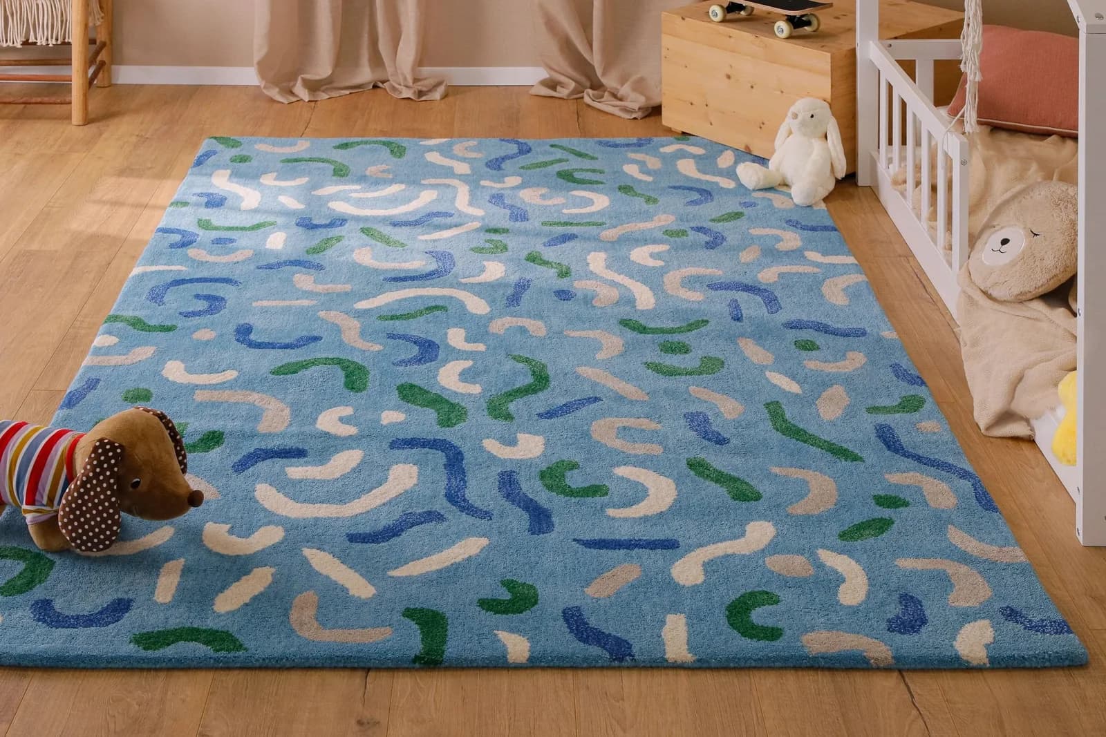 Kinderteppich aus Schurwolle in Blau und Bunt
