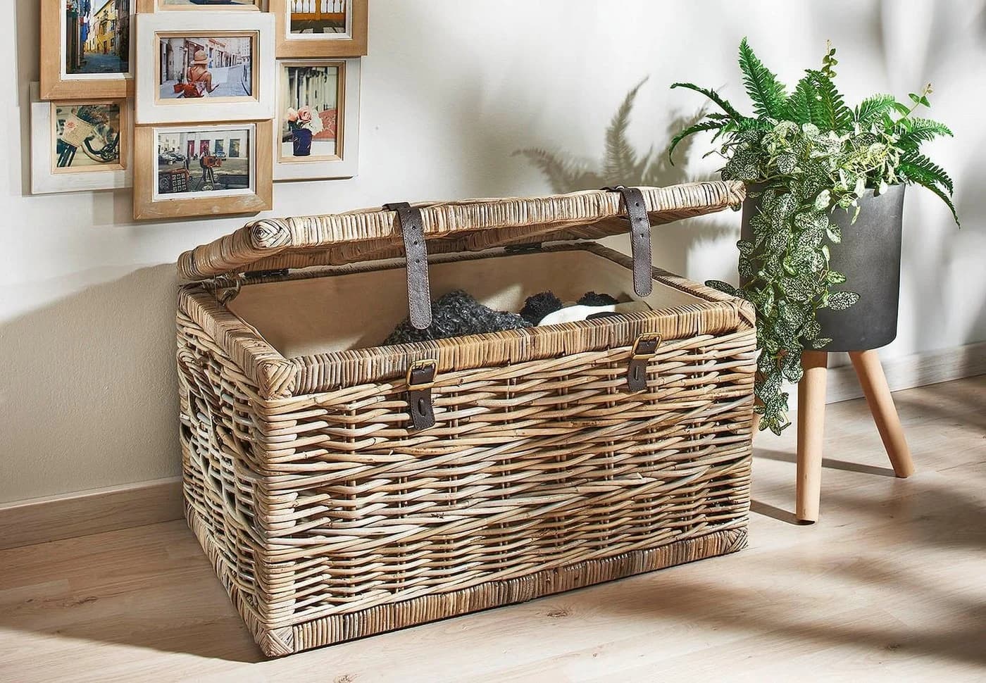 Kobolo Sitztruhe Grau Rattan Kubu mit Stoffeinsatz