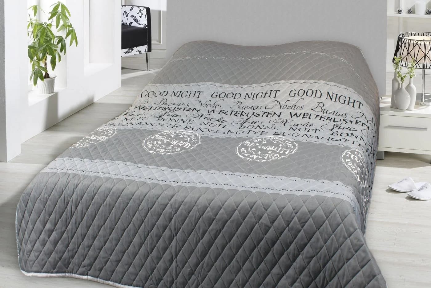Leonado Vicenti Tagesdecke Grau mit Schriftzug Good Night