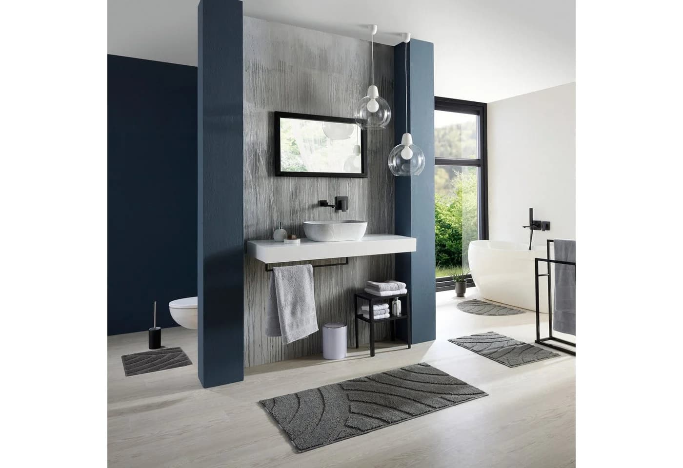 Pflegeleichte Badematte in unifarbenem Design