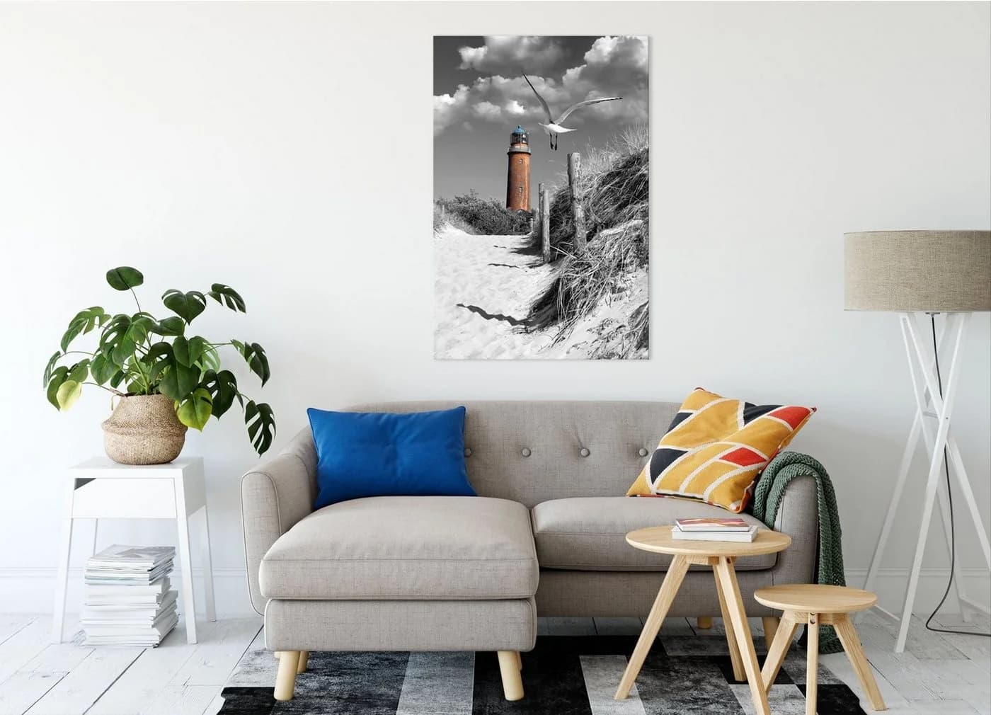 Pixxprint Leinwandbild Leuchtturm mit Möwe an Strandweg