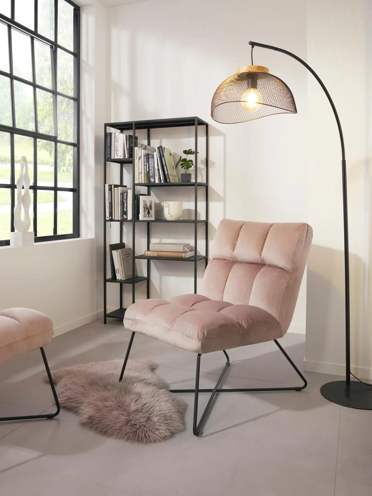 Loungesessel ACTONA GROUP Rosa Samtvelours Metallgestell