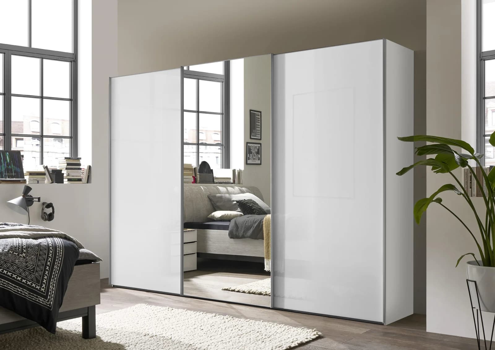 STAUD Schwebetürenschrank Select Alpinweißglas mit Soft-Close