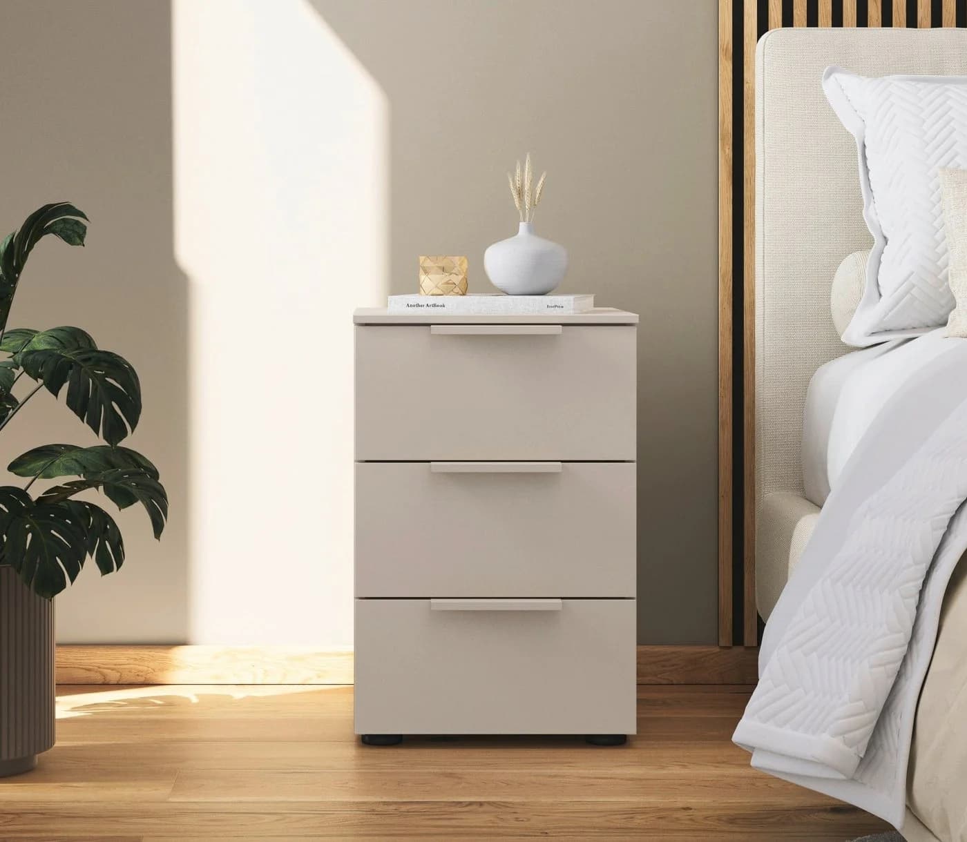 Rauch Nachttisch FLIPP Beige 3 Schubladen Soft-Close
