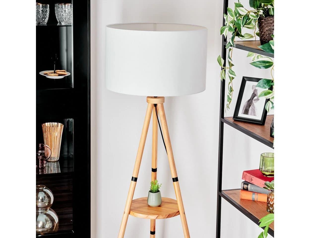 hofstein Stehlampe Boho-Design Holz Metall Fußschalter Ablagefläche