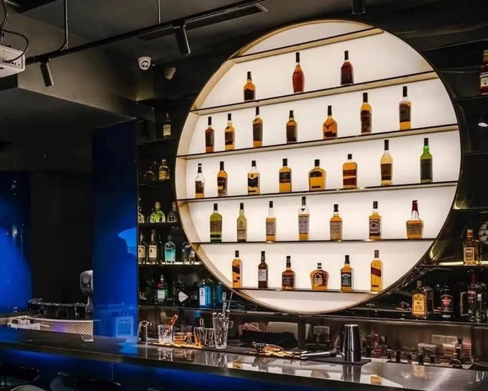 XLMOEBEL Barschrank Schwarz mit Edelstahl und Beleuchtung