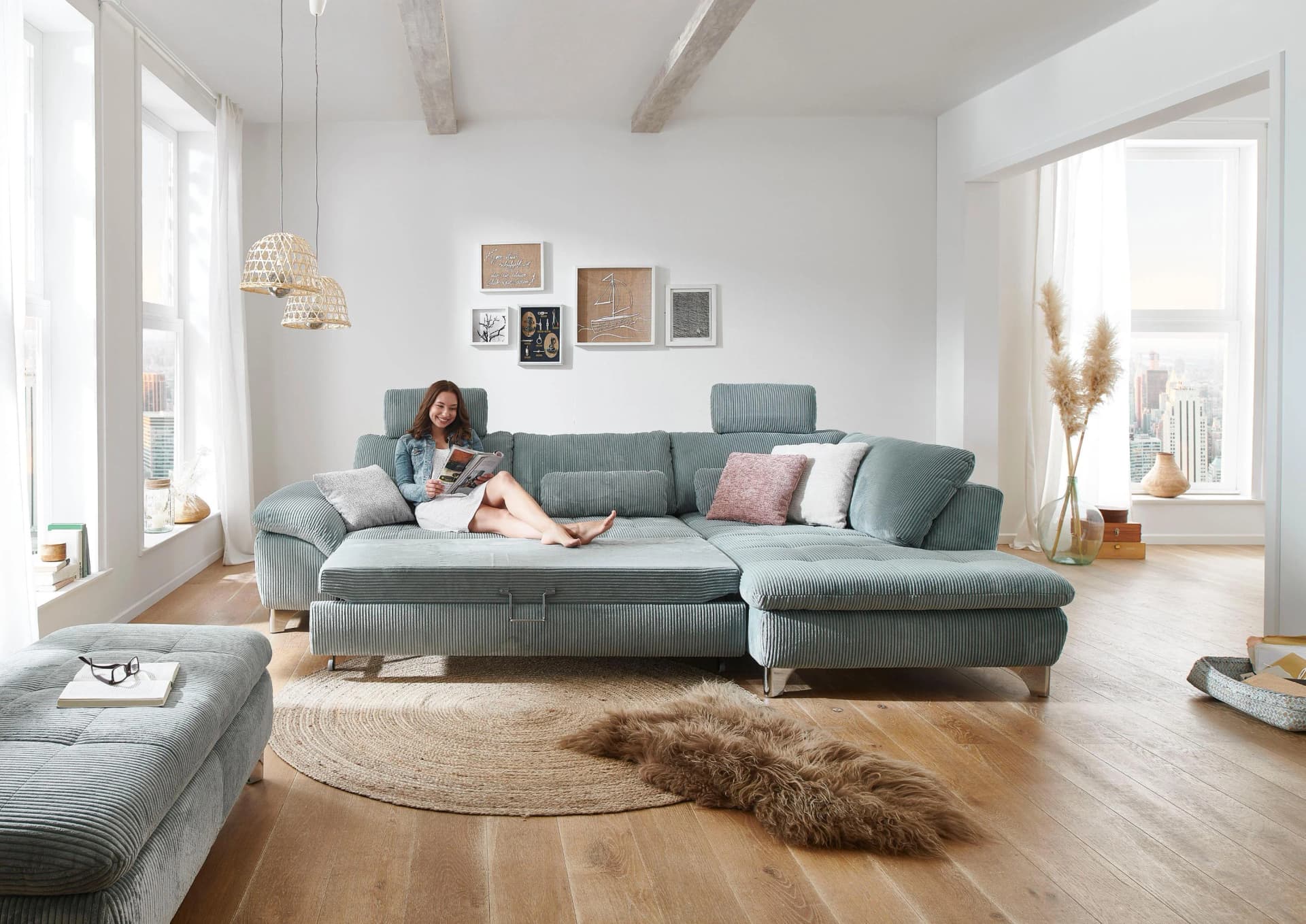 DIE PLANBAR Ecksofa Cord Aqua mit Bettfunktion & Kopfstützen