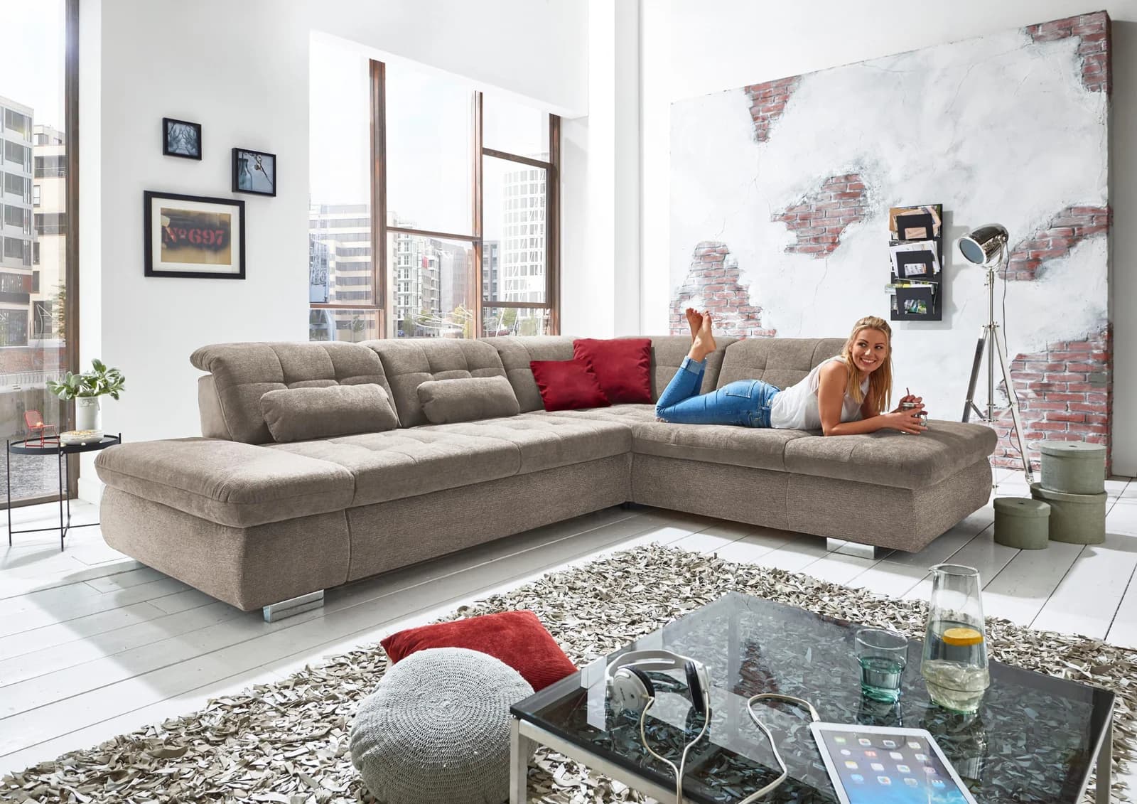 Ecksofa DIE PLANBAR L-Form Chenille Mandel mit Sitztiefenverstellung