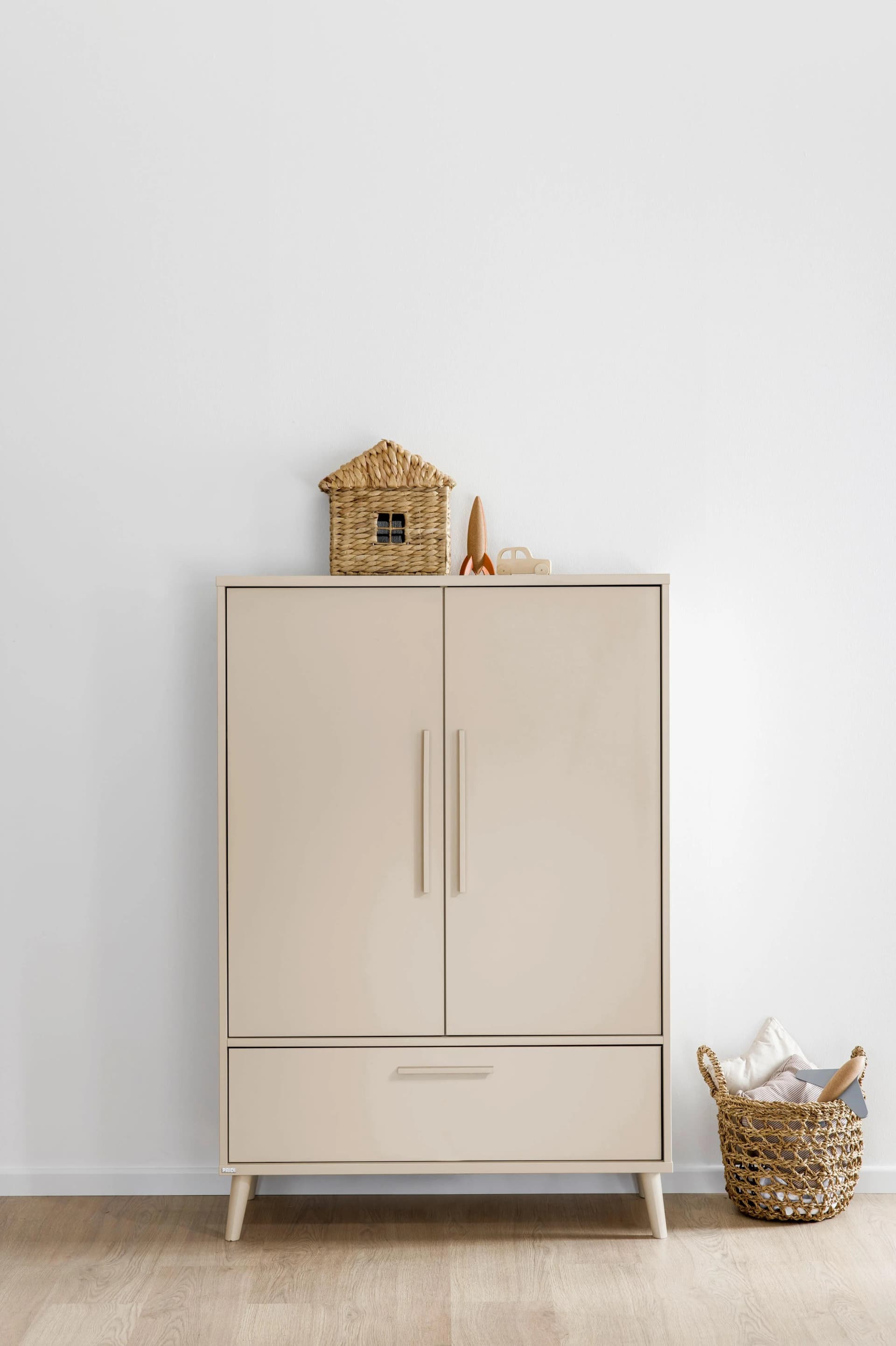 PAIDI Kleiderschrank EEFJE Beige mit Soft-Close-Funktion