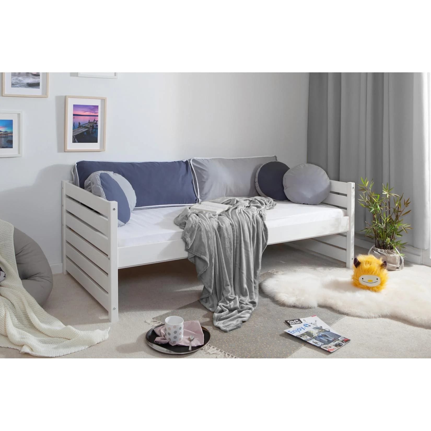 Ticaa Sofabett Naomi Kiefer massiv Weiß mit Stauraum