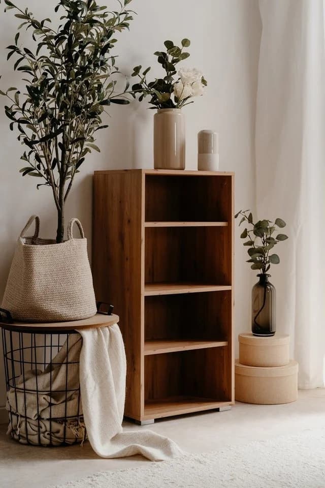 Finori Regal Artisan Oak mit silbernen Füßen