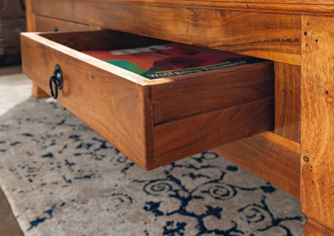 Massivmoebel24 Couchtisch OXFORD Landhausstil Akazie 2 Schubladen
