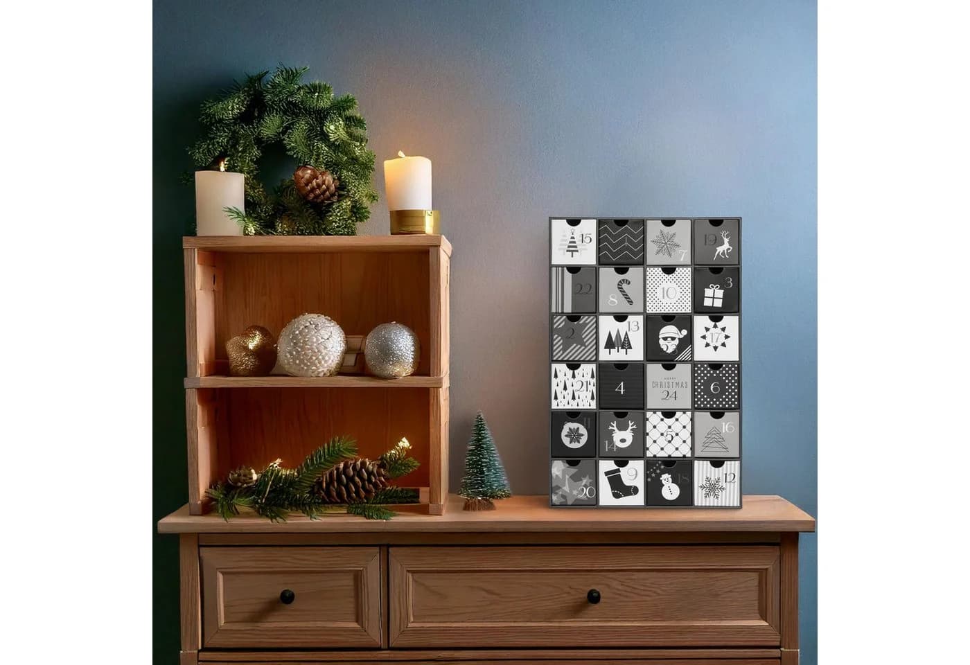 BRUBAKER Adventskalender Schwarz Weiß 24 Schubladen