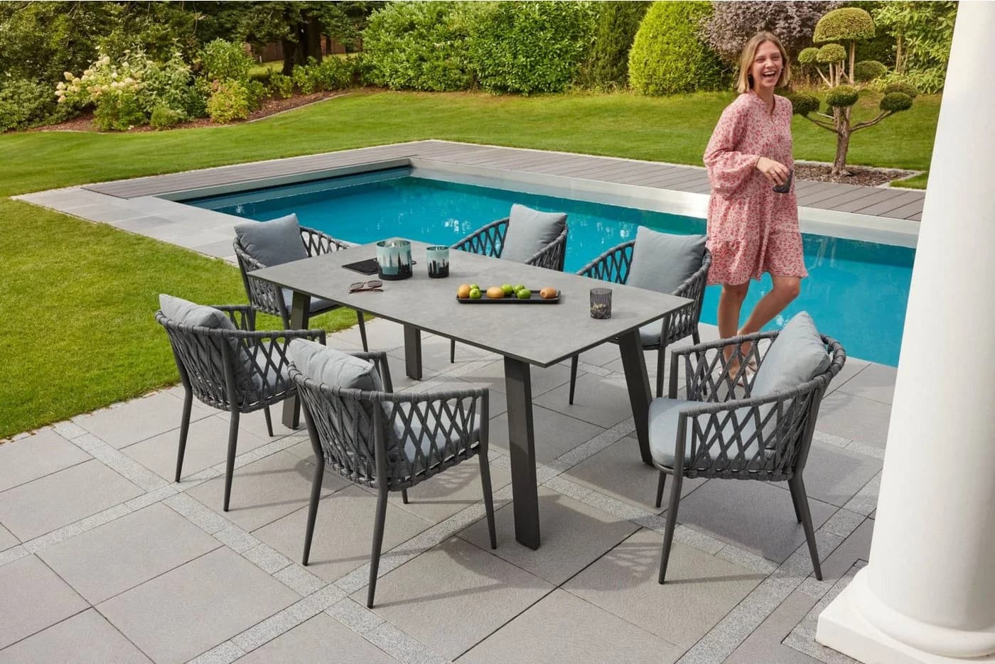 LC Garden Sunrest Esstisch Aluminium Glaskeramik Grau Betonoptik