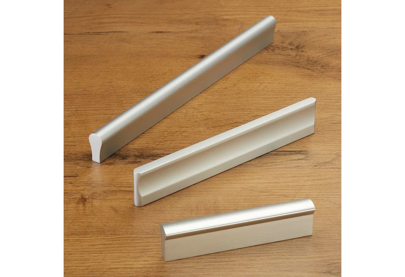 SO-TECH® Möbelgriff LONA IV BA 224 mm Aluminium eloxiert silber