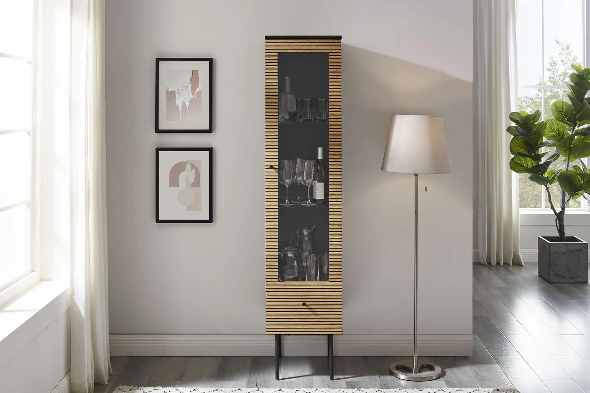 Salesfever Vitrine Torsby Eiche Echtholzfurnier Beige/Schwarz mit Soft-Close