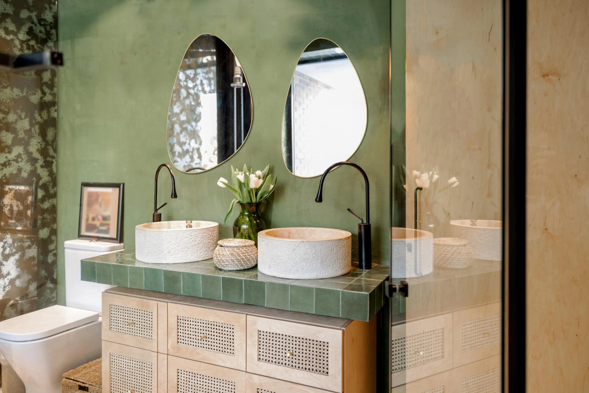 Mirrors and More Dekospiegel Idona Gold Metallrahmen Halbrund